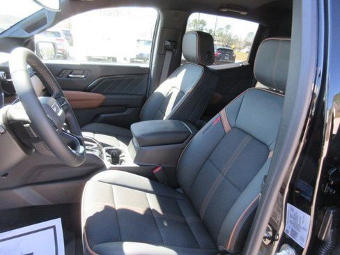 New 2025 GMC Canyon AT4 image 16