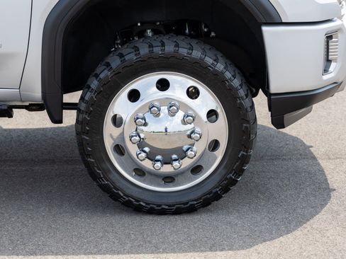 Used 2022 GMC Sierra 3500 Denali w/ Denali Ultimate Package AWD/4WD image 28