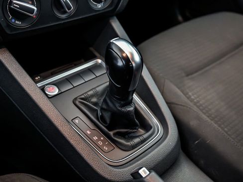 Used 2016 Volkswagen Jetta SE FWD image 23