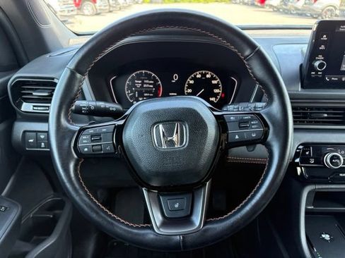 Used 2024 Honda Pilot TrailSport image 14