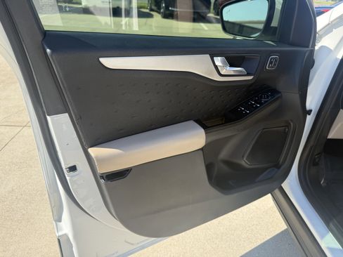 Used 2020 Ford Escape SEL FWD image 18
