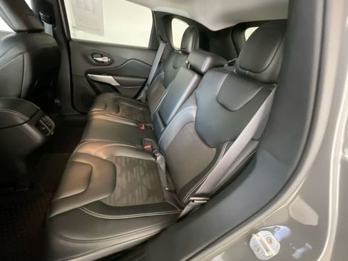 Used 2022 Jeep Cherokee Latitude w/ Trailer Tow Group image 22