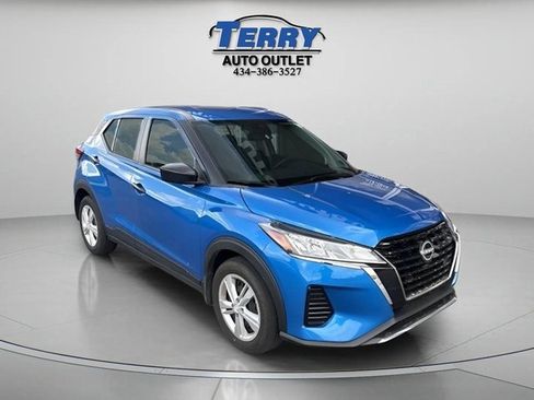 Used 2024 Nissan Kicks S image 3