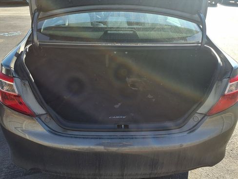 Used 2012 Toyota Camry LE image 22