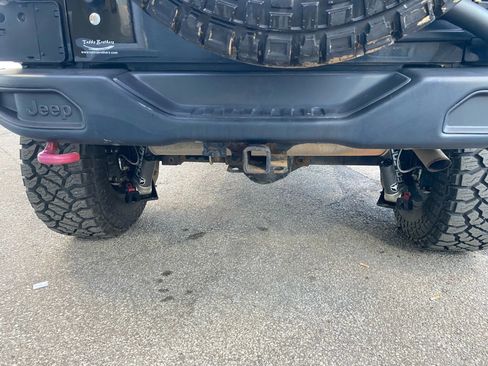 Used 2016 Jeep Wrangler Unlimited Rubicon image 24