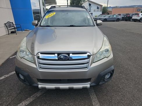 Used 2014 Subaru Outback 2.5i Limited w/ Moonroof Package AWD/4WD image 3