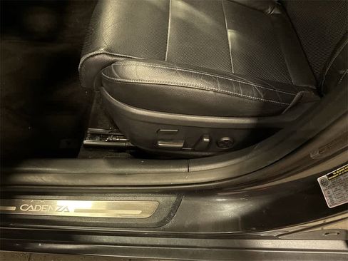 Used 2018 Kia Cadenza Technology image 23