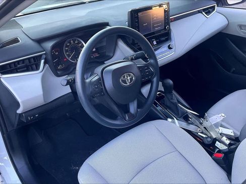 Used 2022 Toyota Corolla LE image 17