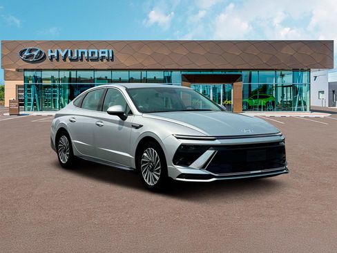 Used 2025 Hyundai Sonata Limited image 11