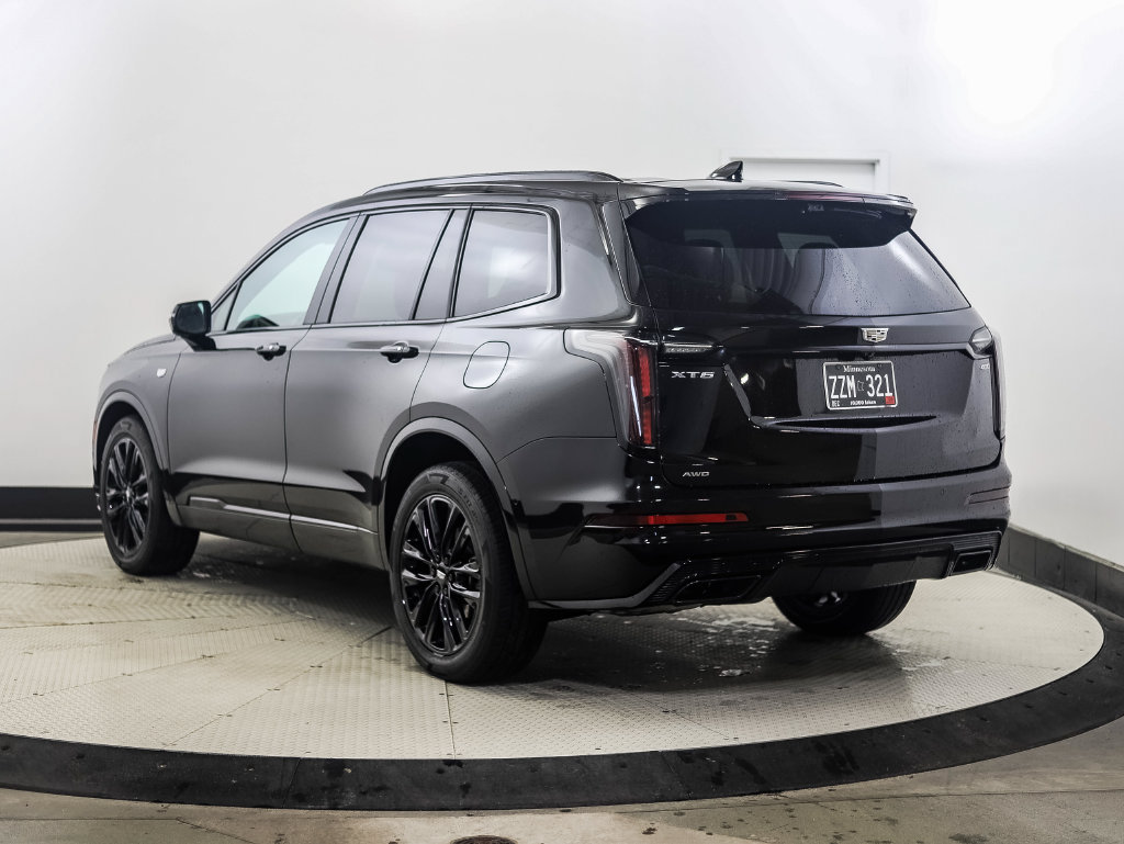 Used 2021 Cadillac XT6 Sport w/ LPO, ONYX Package AWD/4WD image 3