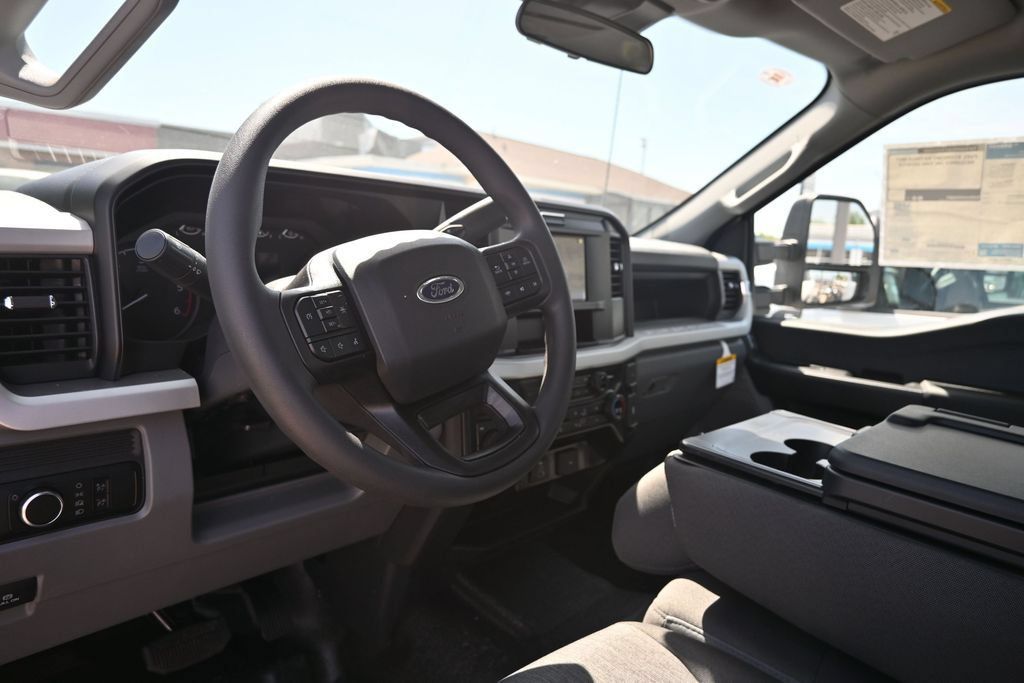New 2026 Ford F550 4x4 Supercab Super Duty image 16