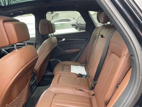 Used 2018 Audi Q5 2.0T Premium Plus w/ Premium Plus Package image 12