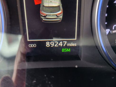 Used 2018 Toyota Highlander SE image 21