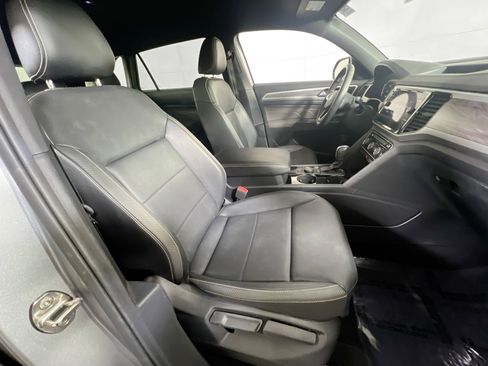 Used 2022 Volkswagen Atlas Cross Sport SE image 26