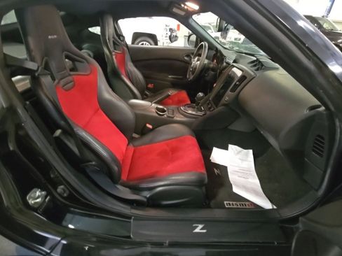 Used 2015 Nissan 370Z NISMO RWD image 6