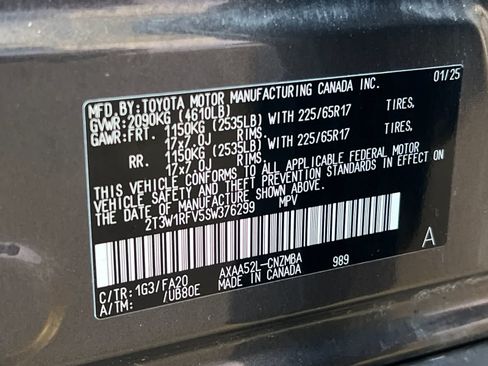 Used 2025 Toyota RAV4 XLE FWD image 31
