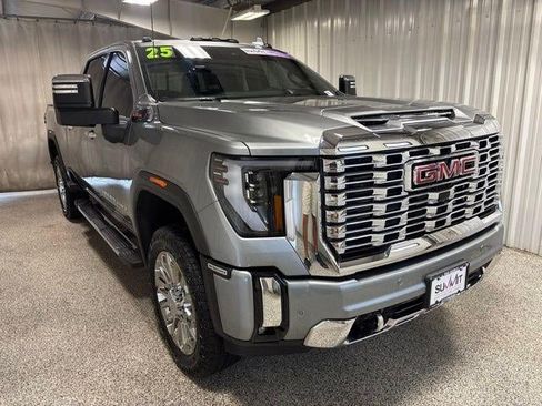 Used 2025 GMC Sierra 2500 Denali w/ Denali Reserve Package AWD/4WD image 3