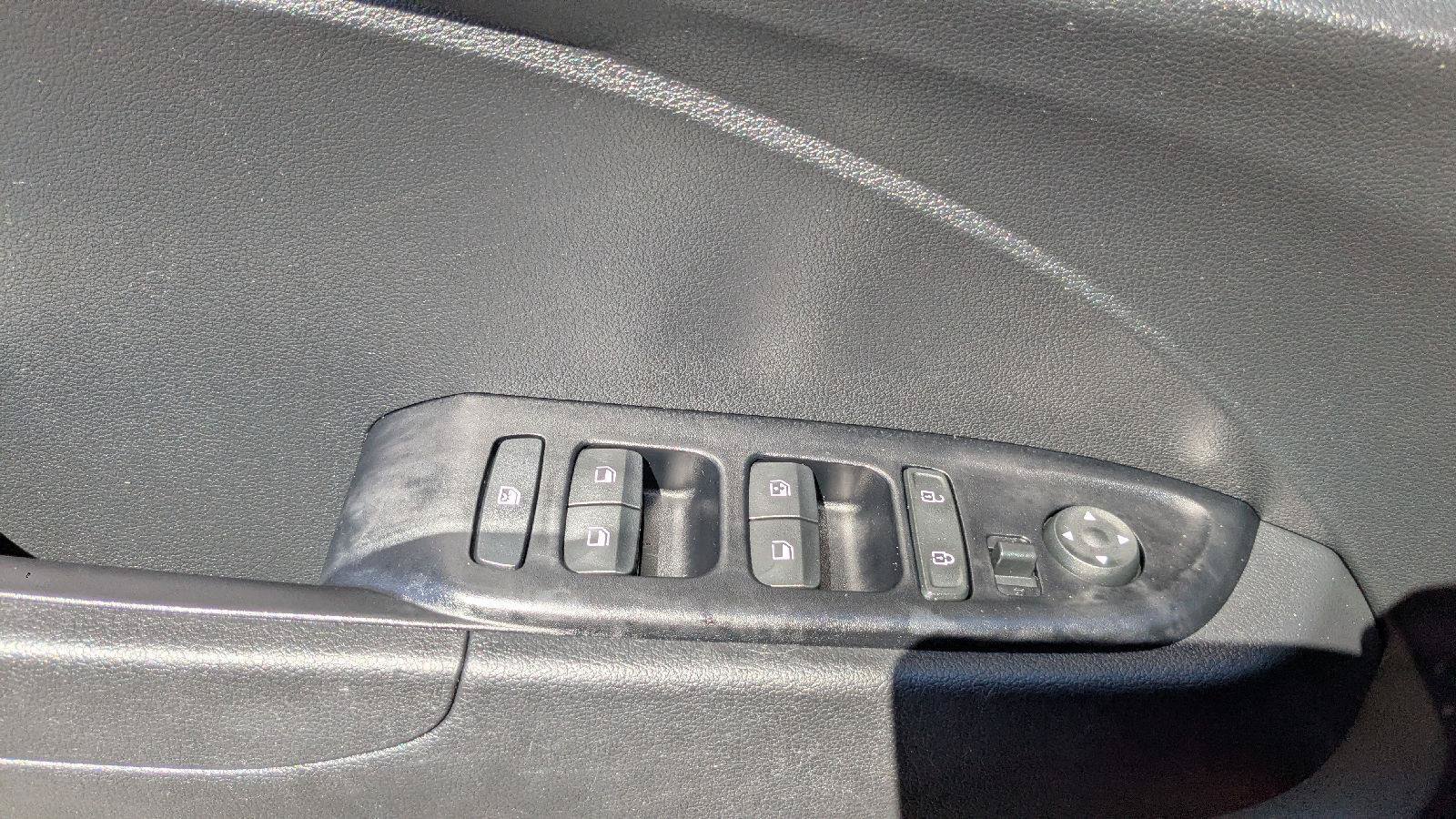 Used 2022 Hyundai Venue SEL FWD image 20