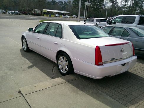 Used 2007 Cadillac DTS image 2