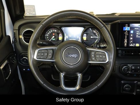 Used 2024 Jeep Wrangler Unlimited Sahara w/ Technology Group AWD/4WD image 7