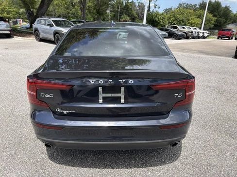 Used 2021 Volvo S60 T5 Momentum w/ Premium Package FWD image 3