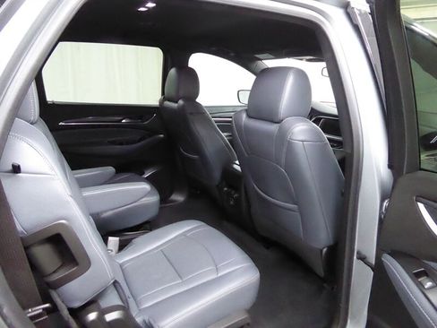 Used 2023 Buick Enclave Essence w/ Sport Touring Edition image 32