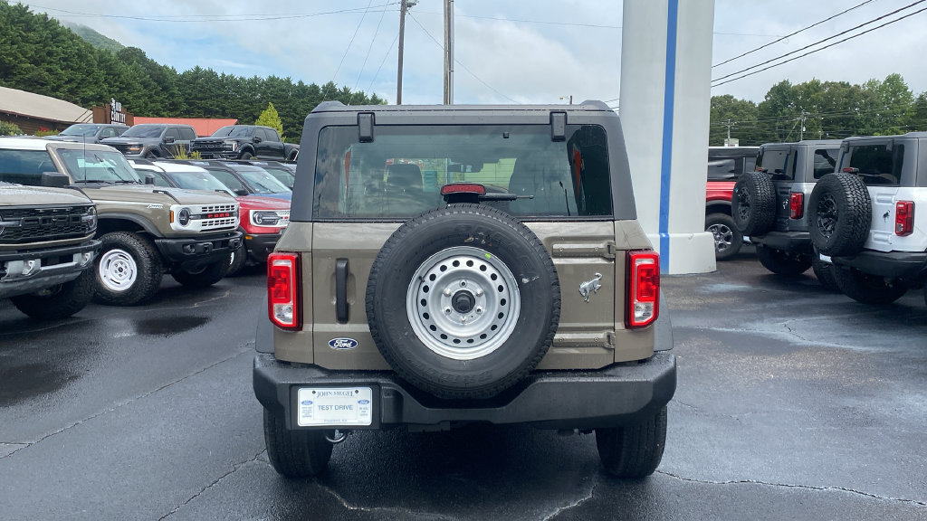 New 2026 Ford Bronco 4-Door AWD/4WD image 6