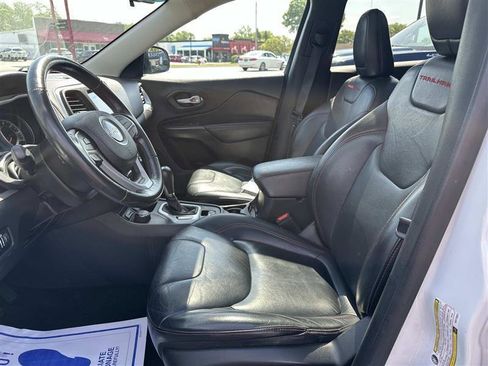 Used 2015 Jeep Cherokee Trailhawk w/ Leather Interior Group AWD/4WD image 10
