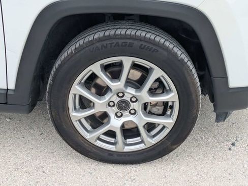 Used 2025 Jeep Compass Limited AWD/4WD image 10