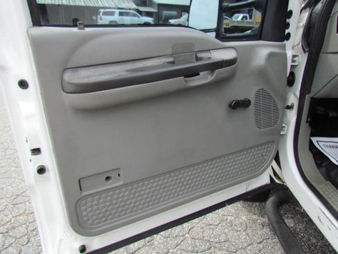 Used 2006 Ford F450 4x4 Crew Cab Super Duty image 10