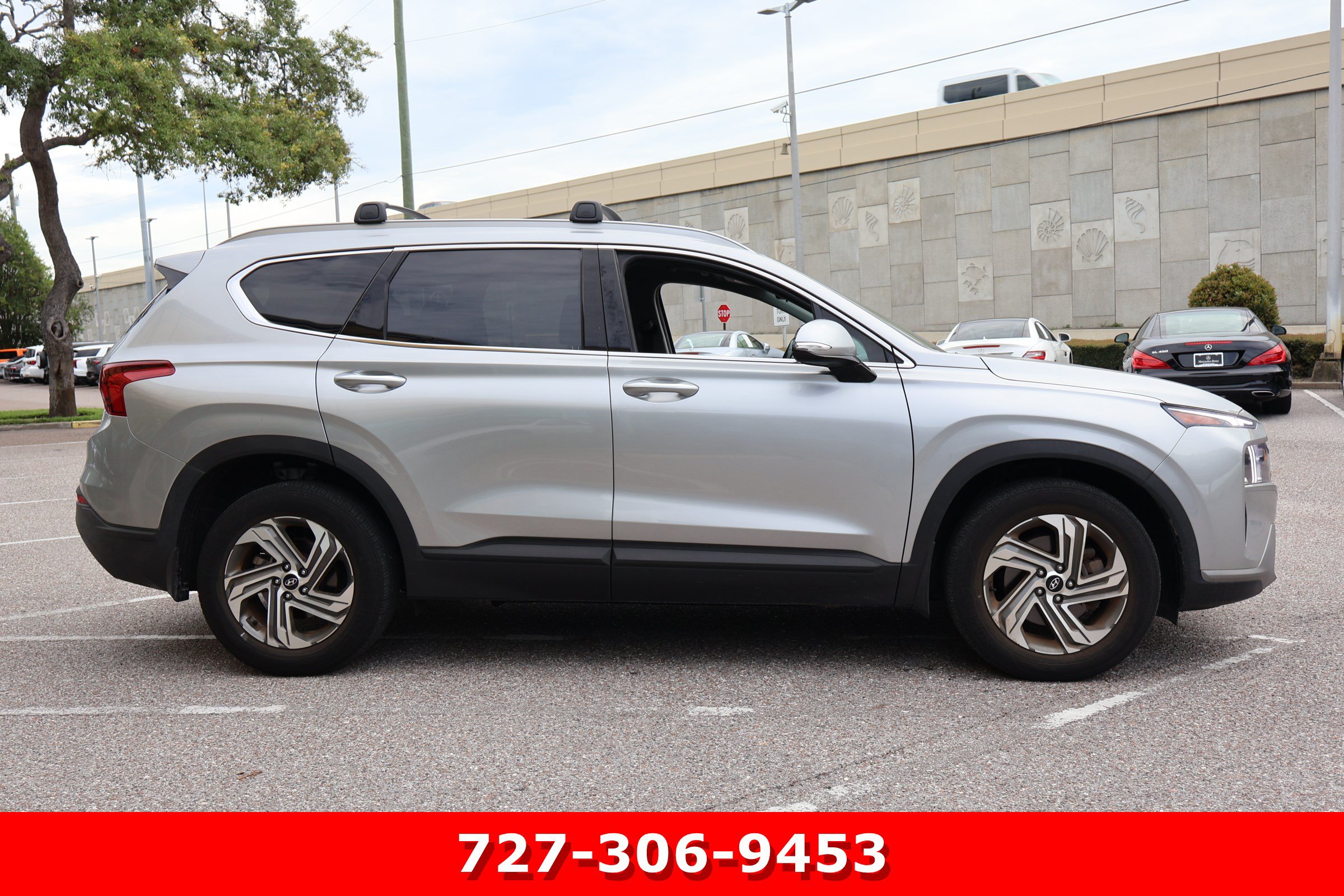 Used 2023 Hyundai Santa Fe SEL FWD image 9