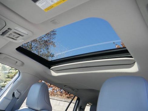 Used 2021 Toyota Highlander Limited image 16