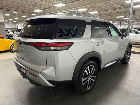 Used 2024 Nissan Pathfinder Platinum w/ Cargo Package image 4