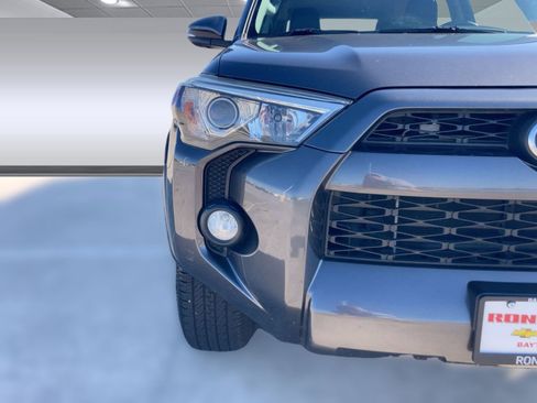Used 2017 Toyota 4Runner SR5 image 10