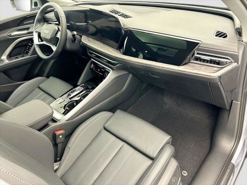 Used 2025 Audi Q5 Premium Plus w/ Premium Plus AWD/4WD image 17