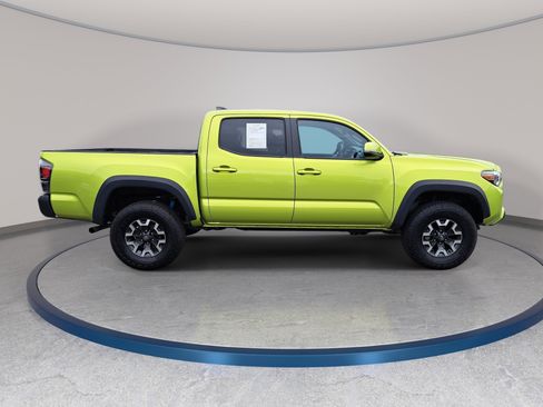 Used 2023 Toyota Tacoma TRD Off-Road w/ Technology Package AWD/4WD image 4