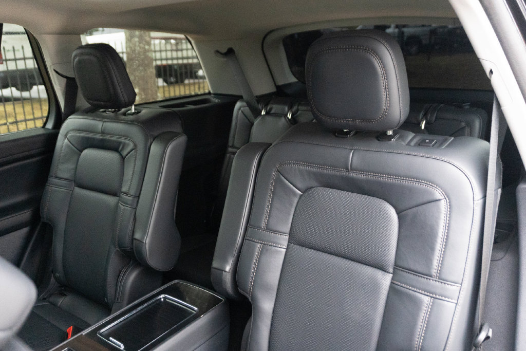 Used 2025 Lincoln Aviator Reserve w/ Jet Appearance Package RWD image 21