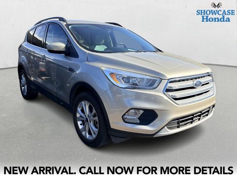 Used 2018 Ford Escape SEL image 6