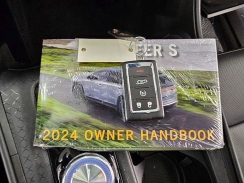 Used 2024 Jeep Wagoneer Launch Edition image 22