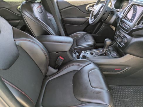 Used 2021 Jeep Cherokee Trailhawk w/ Trailer Tow Group image 12