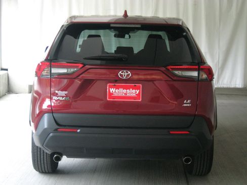 Used 2023 Toyota RAV4 LE image 24