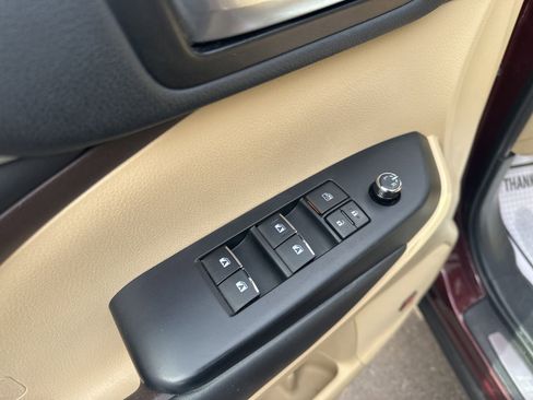 Used 2019 Toyota Highlander Limited Platinum AWD/4WD image 19