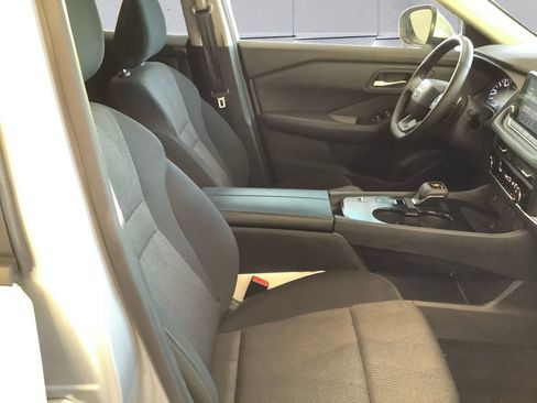 Used 2025 Nissan Rogue SV image 13