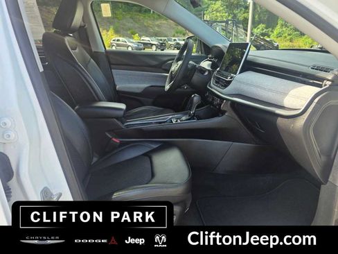 Used 2022 Jeep Compass Latitude AWD/4WD image 15