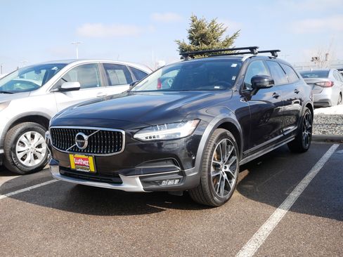 Used 2019 Volvo V90 T6 Cross Country w/ Protection Package Premier image 3