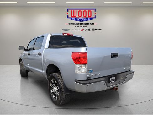 Used 2012 Toyota Tundra 4x4 CrewMax w/ Tow Pkg image 5