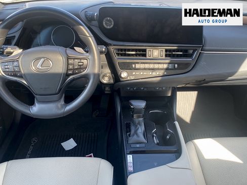 Used 2023 Lexus ES 350 w/ Premium Package FWD image 7