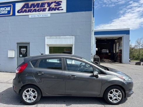 Used 2016 Ford Fiesta SE w/ Cold Weather Package FWD image 6