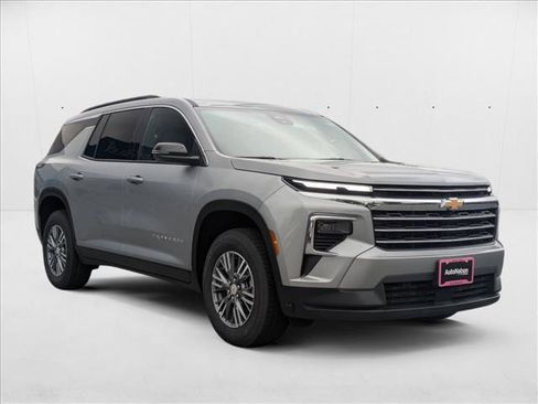 New 2025 Chevrolet Traverse LT image 6