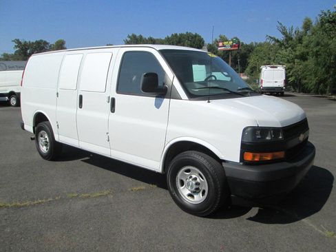 Used 2020 Chevrolet Express 2500 w/ Driver Convenience Package image 1